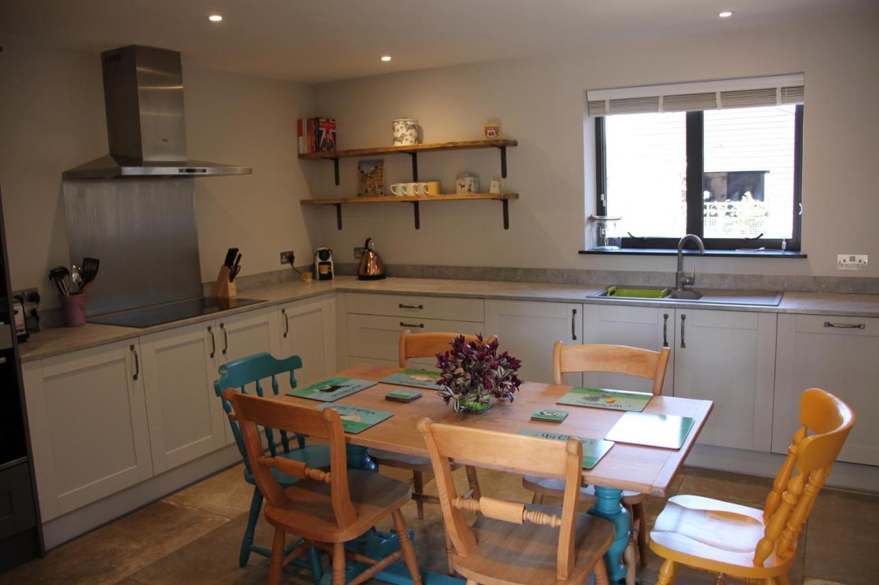 Wonderfully Spacious Luxury Holiday Cottage Billingshurst Exterior photo