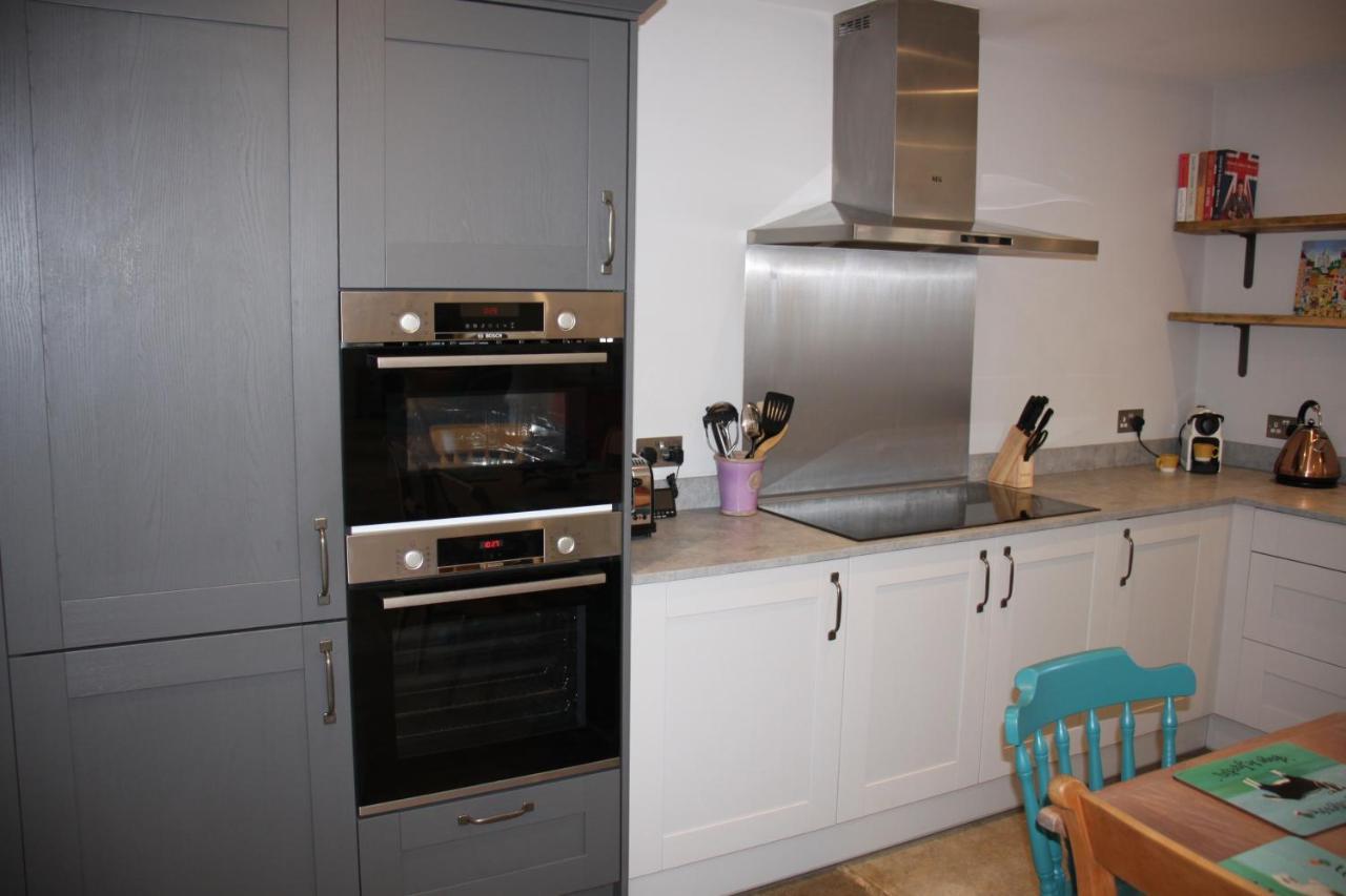 Wonderfully Spacious Luxury Holiday Cottage Billingshurst Exterior photo