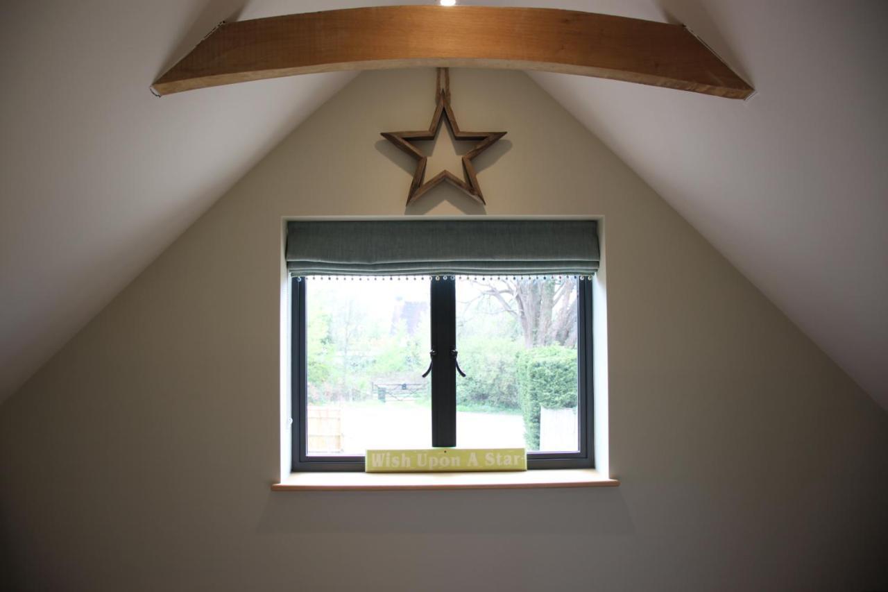 Wonderfully Spacious Luxury Holiday Cottage Billingshurst Exterior photo