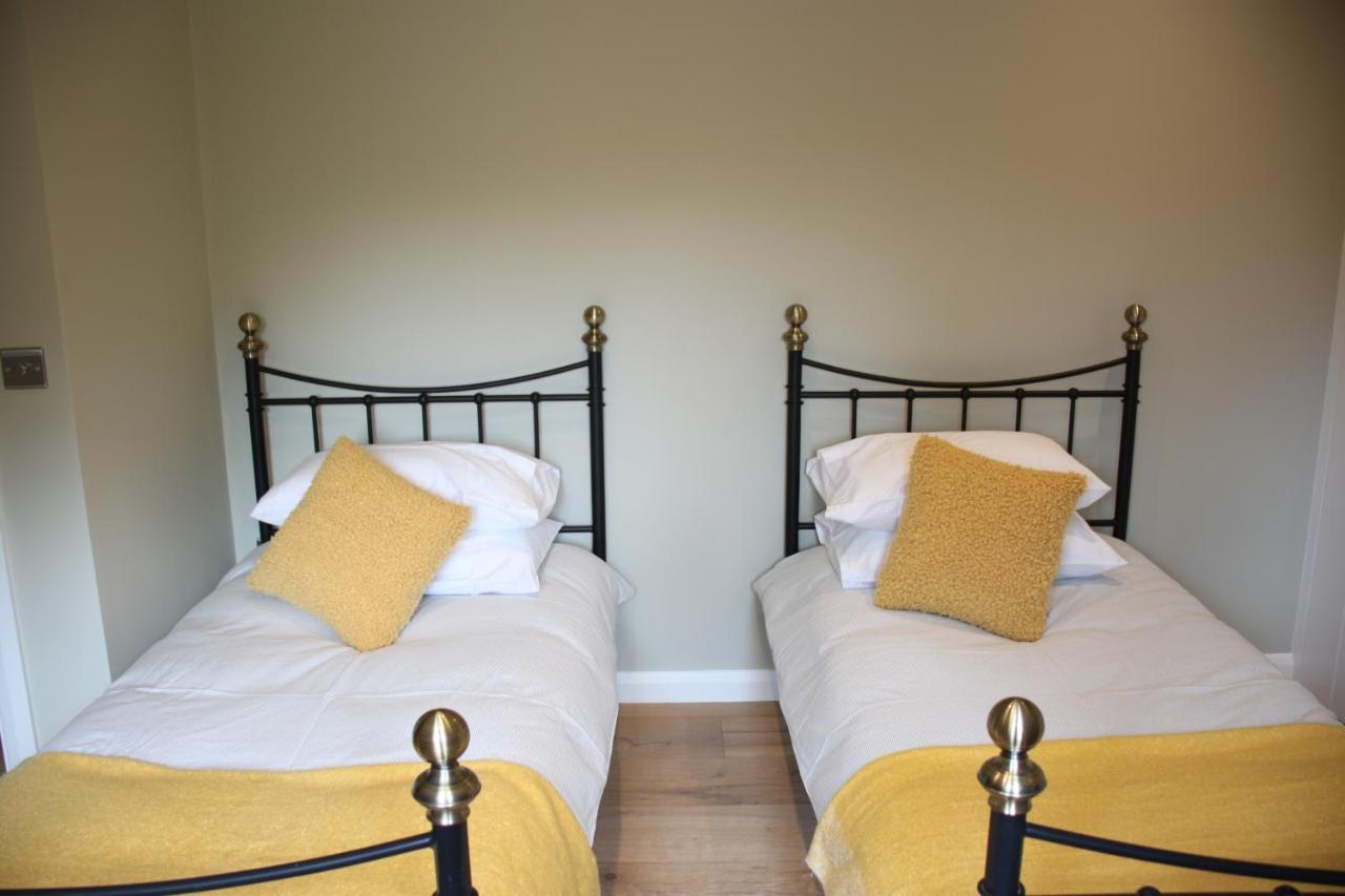 Wonderfully Spacious Luxury Holiday Cottage Billingshurst Exterior photo
